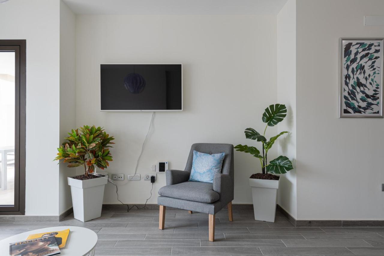 Homeforguest Flat With Large Terrace In Modern Residential Complex With Swimming Pool Caleta De Fuste Bagian luar foto